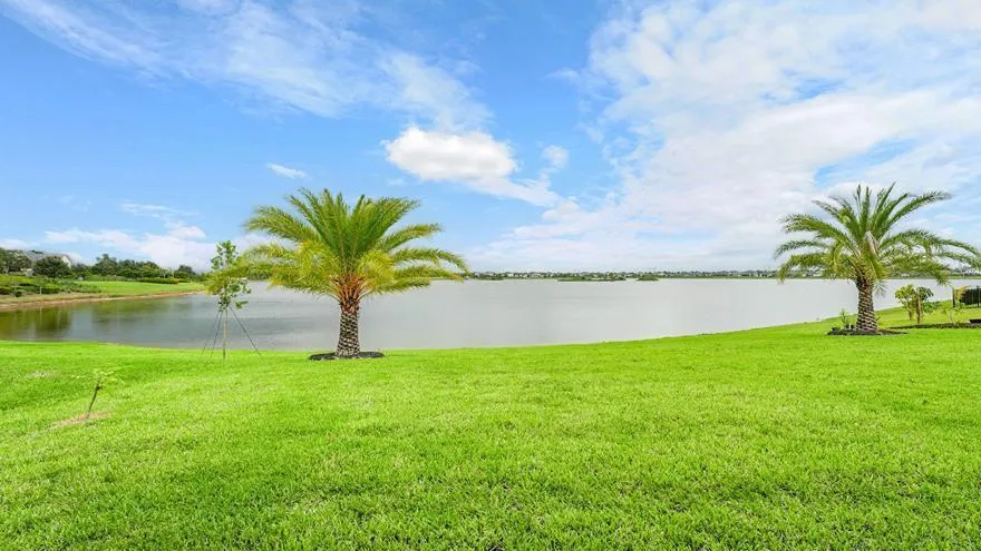 601 Hookline Circle Loxahatchee, FL 33470