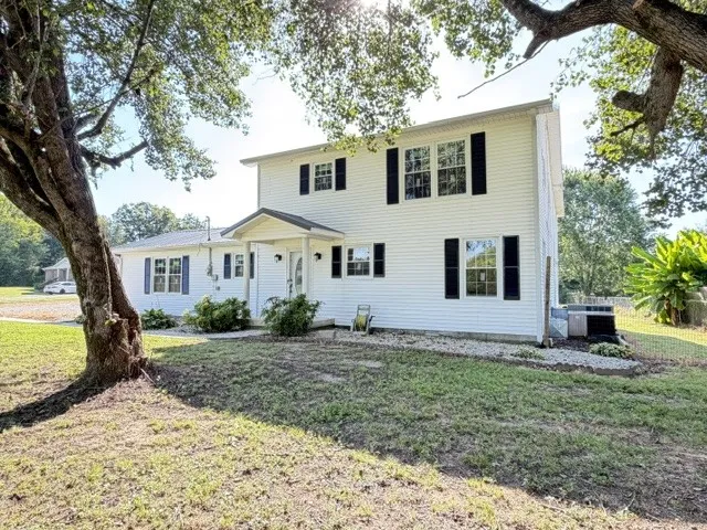1684 Fletcher Rd Estill Springs, TN 37330