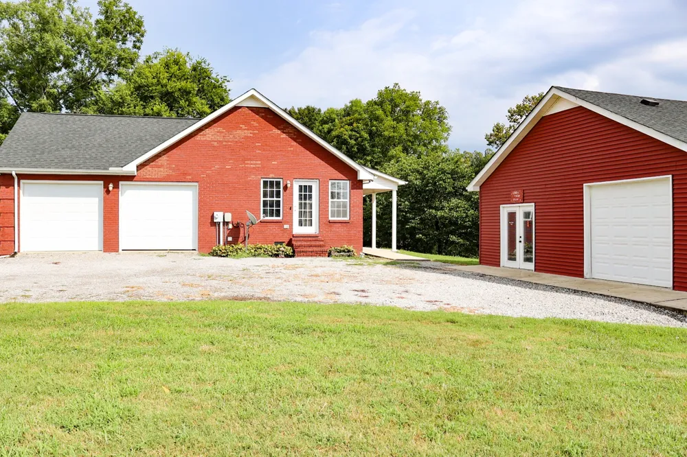 4693 Shelbyville Rd McMinnville, TN 37110