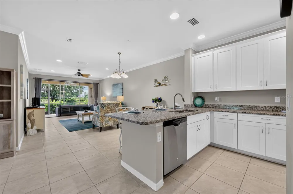 12710 SORRENTO WAY #101 Bradenton, FL 34211