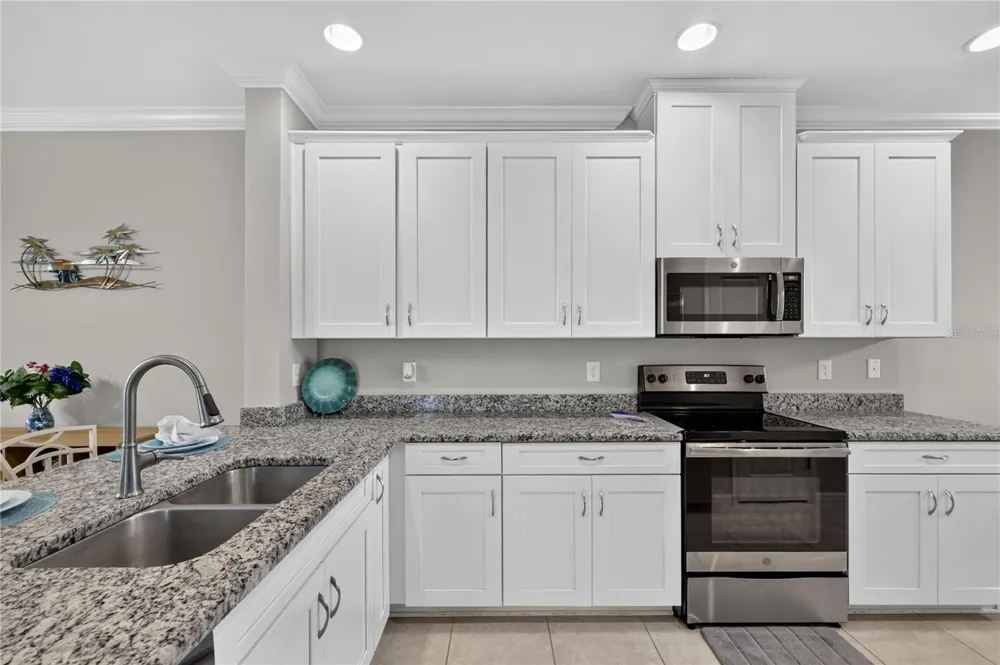 12710 SORRENTO WAY #101 Bradenton, FL 34211
