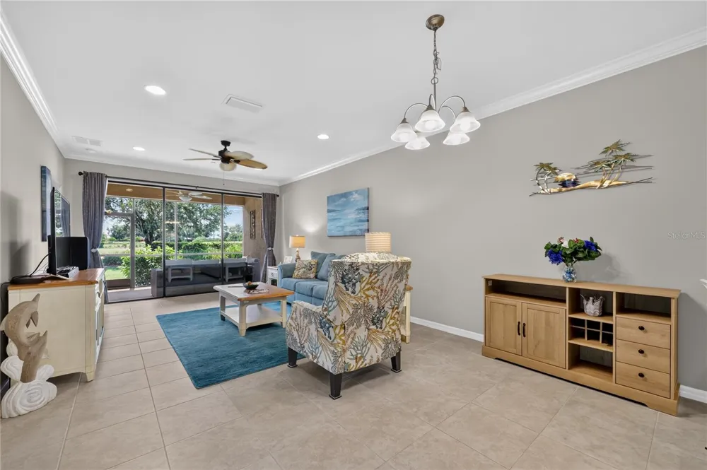 12710 SORRENTO WAY #101 Bradenton, FL 34211