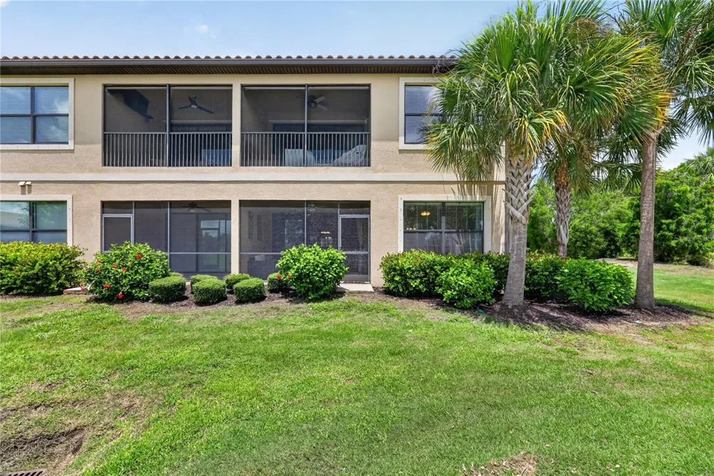 12710 SORRENTO WAY #101 Bradenton, FL 34211