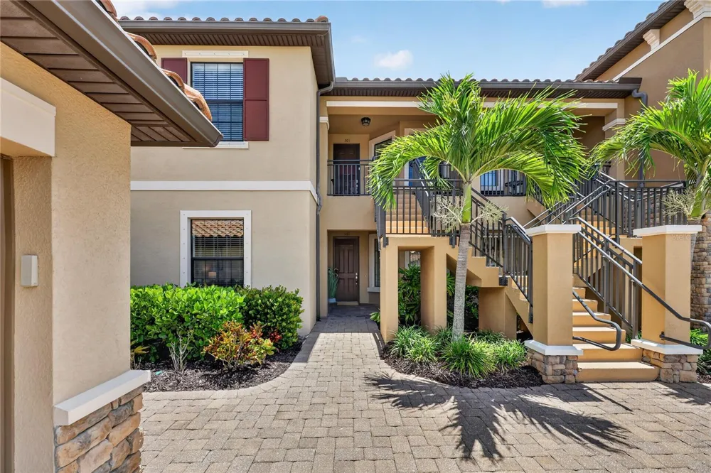 12710 SORRENTO WAY #101 Bradenton, FL 34211