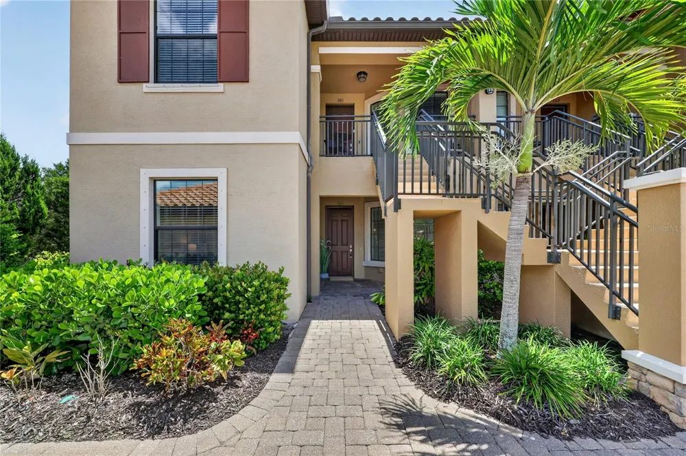 12710 SORRENTO WAY #101 Bradenton, FL 34211