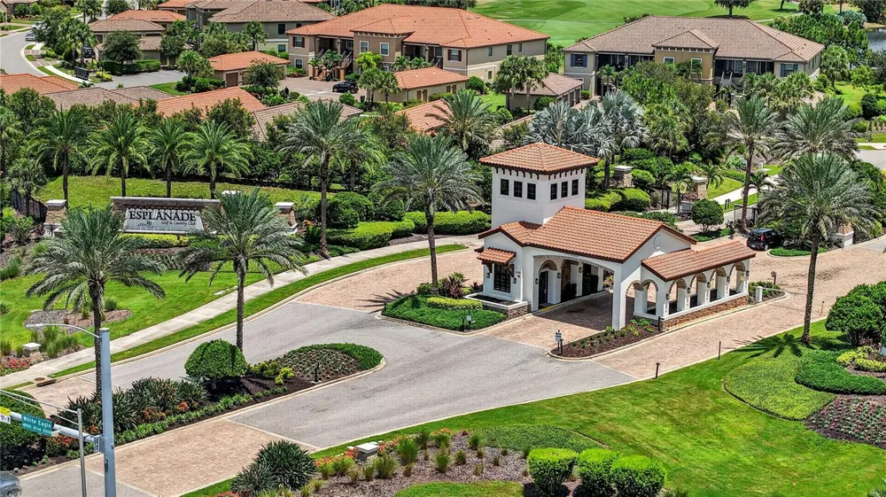 12710 SORRENTO WAY #101 Bradenton, FL 34211