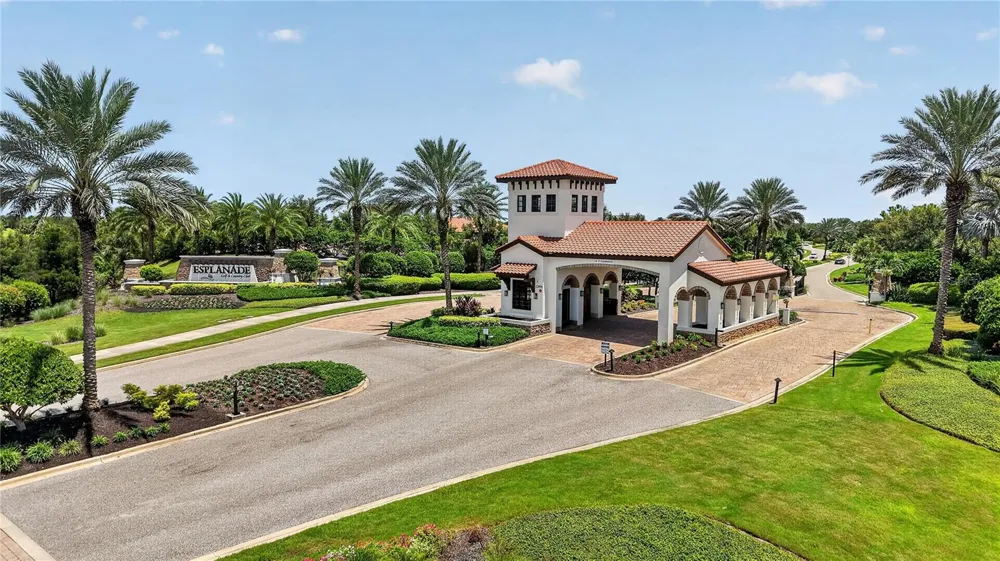 12710 SORRENTO WAY #101 Bradenton, FL 34211