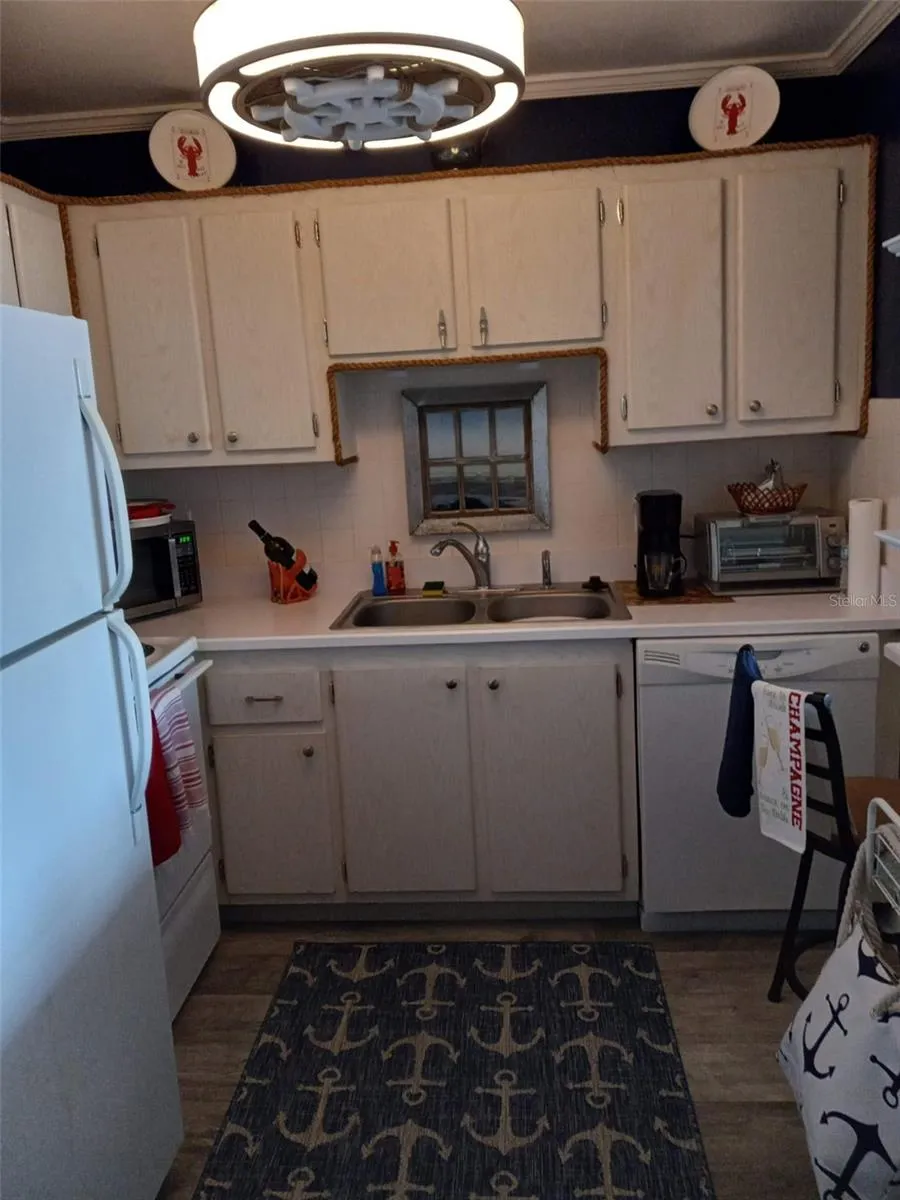 4550 COVE CIRCLE #505 St Petersburg, FL 33708