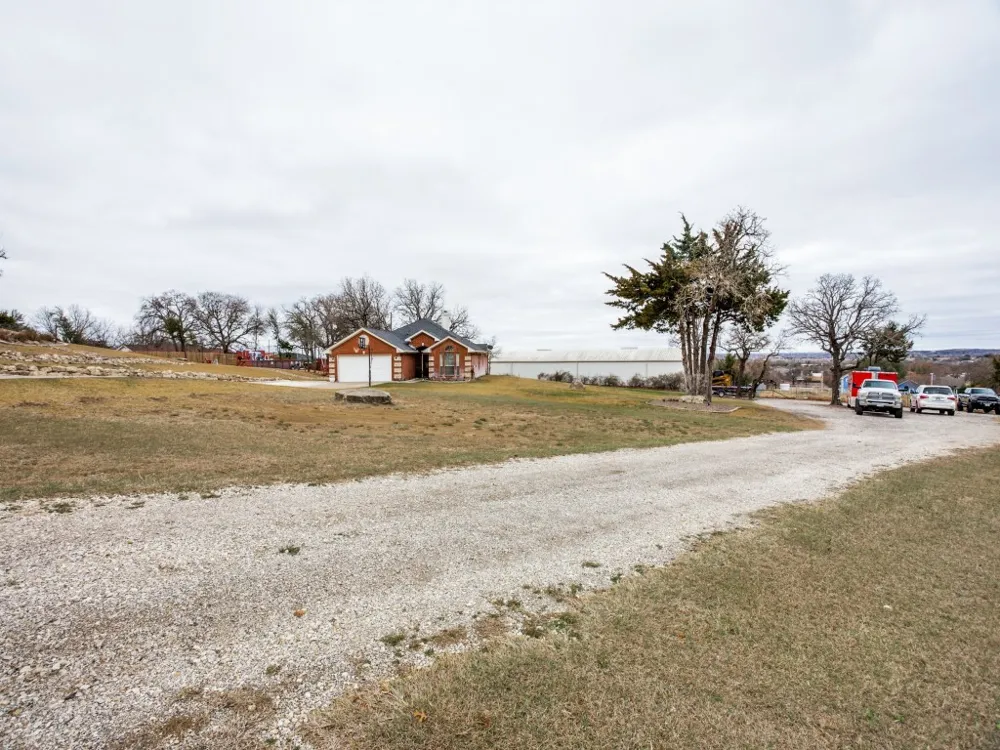 136 Alyssa Court Weatherford, TX 76085