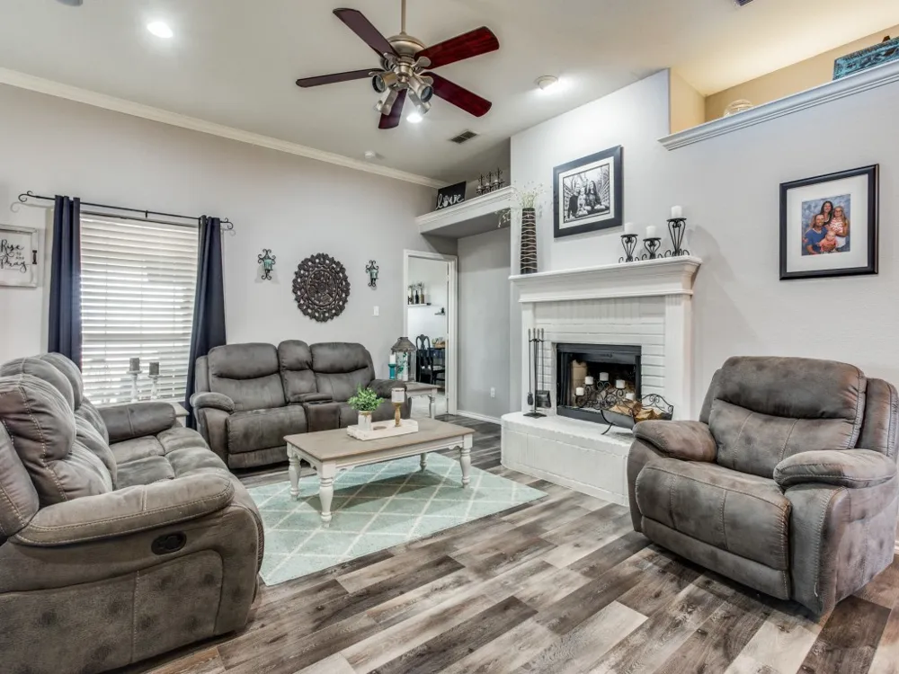 136 Alyssa Court Weatherford, TX 76085
