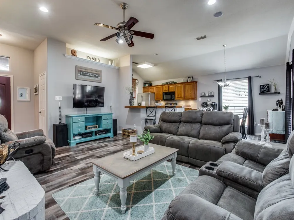 136 Alyssa Court Weatherford, TX 76085