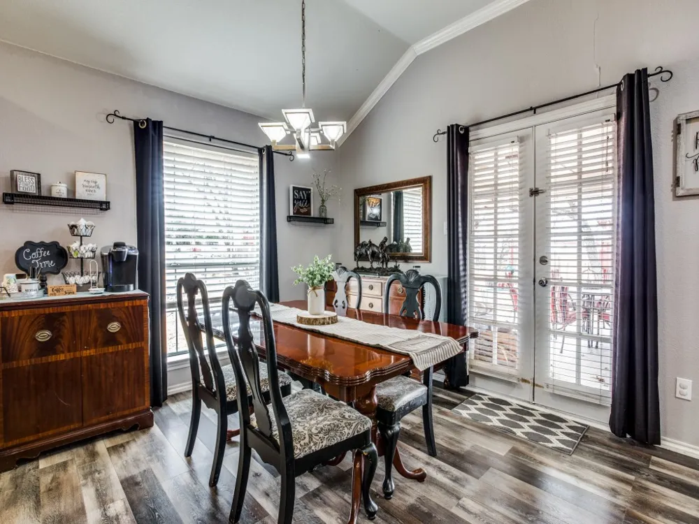 136 Alyssa Court Weatherford, TX 76085