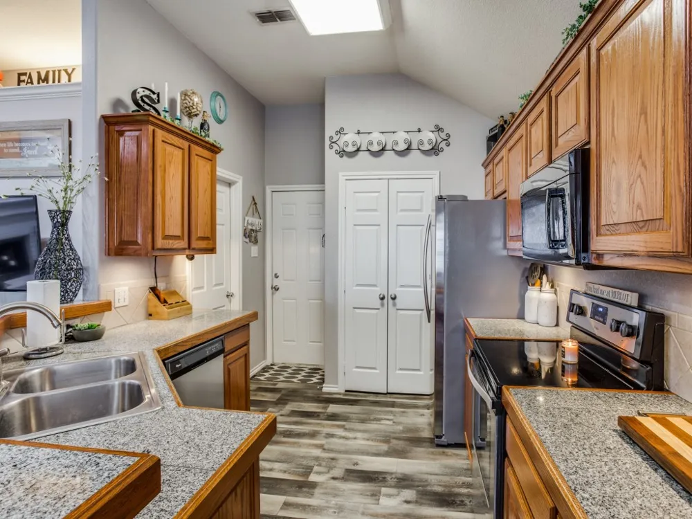 136 Alyssa Court Weatherford, TX 76085