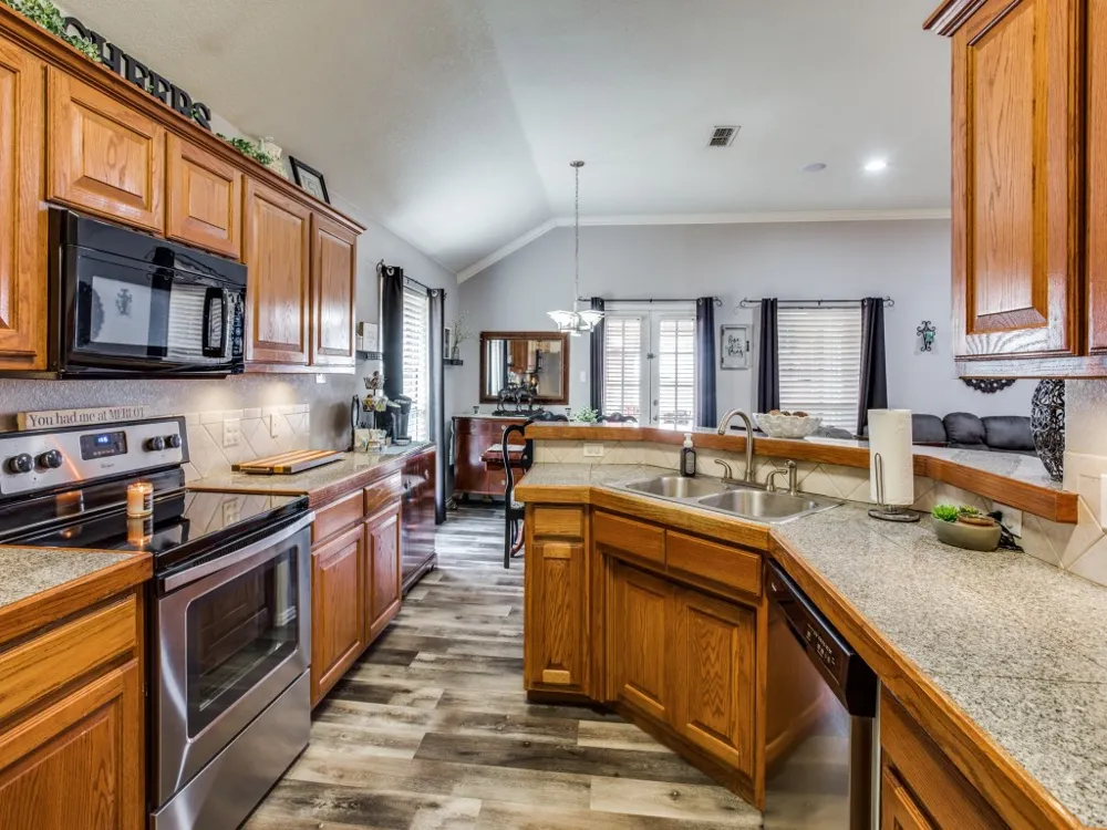 136 Alyssa Court Weatherford, TX 76085
