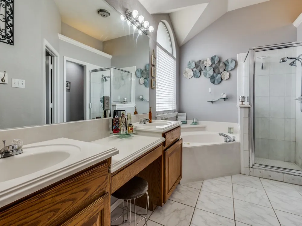 136 Alyssa Court Weatherford, TX 76085