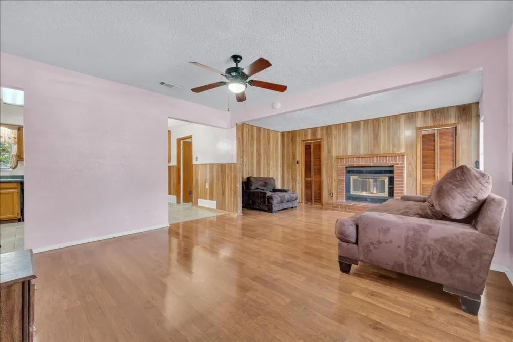 2210 Starlite Lane Irving, TX 75061