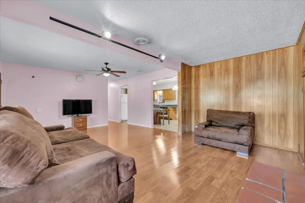 2210 Starlite Lane Irving, TX 75061