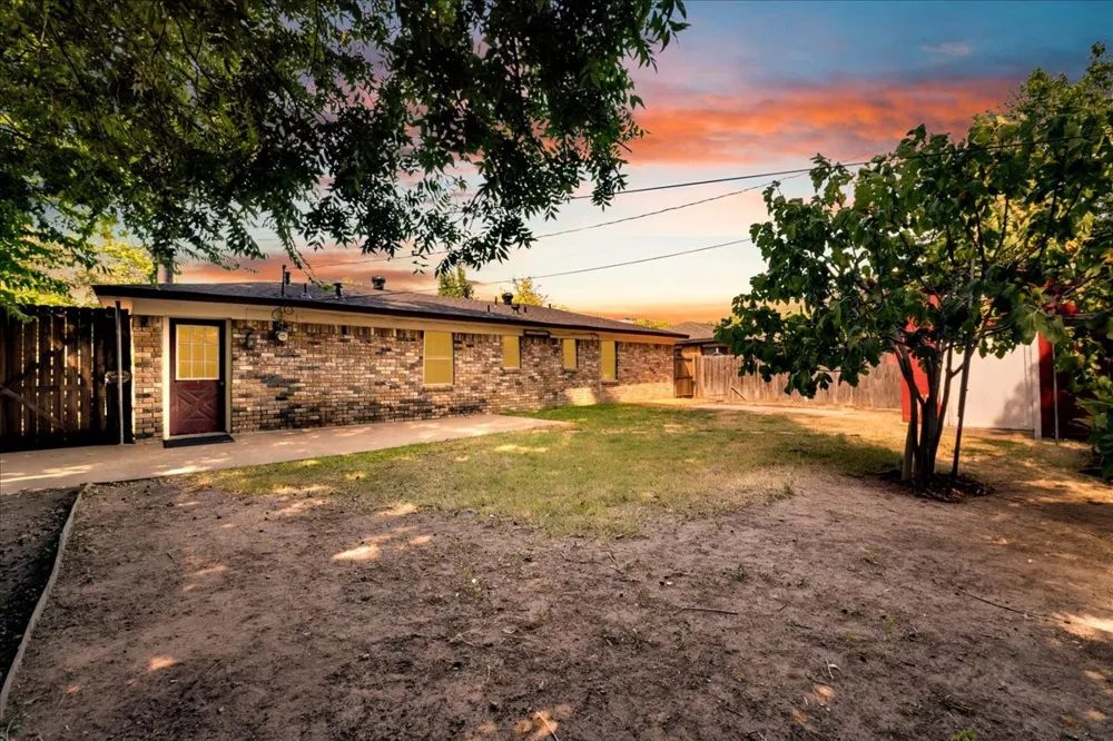 2210 Starlite Lane Irving, TX 75061