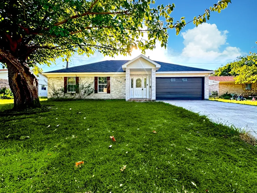 1205 Briarcove Drive Richardson, TX 75081