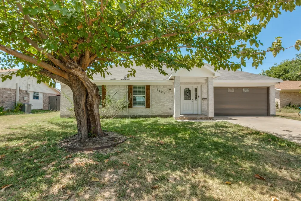 1205 Briarcove Drive Richardson, TX 75081