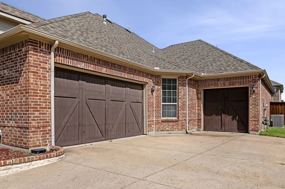 956 Byron Street Allen, TX 75013