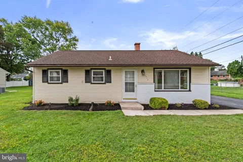 3818 OAKLEIGH DRIVE