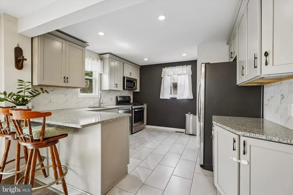 105 LOLLER ROAD Hatboro, PA 19040
