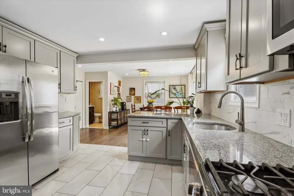 105 LOLLER ROAD Hatboro, PA 19040