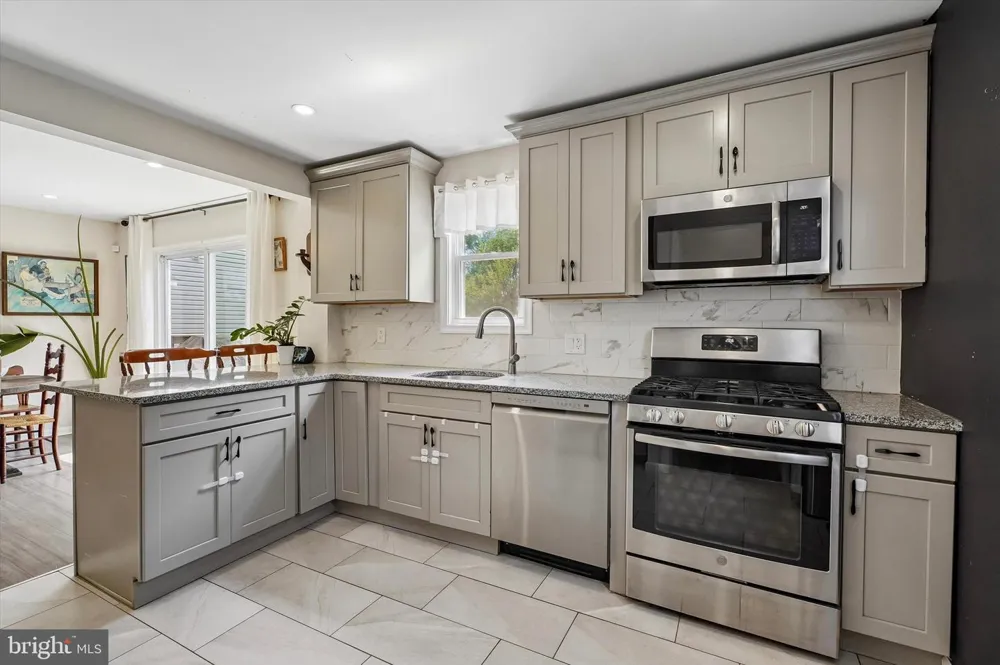 105 LOLLER ROAD Hatboro, PA 19040