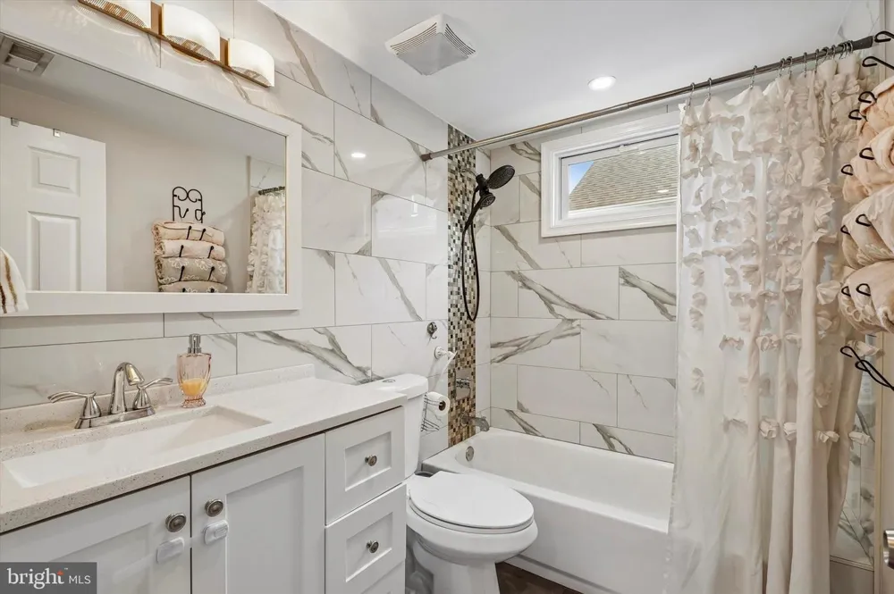 105 LOLLER ROAD Hatboro, PA 19040