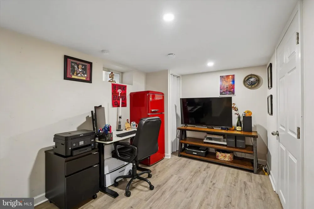 105 LOLLER ROAD Hatboro, PA 19040