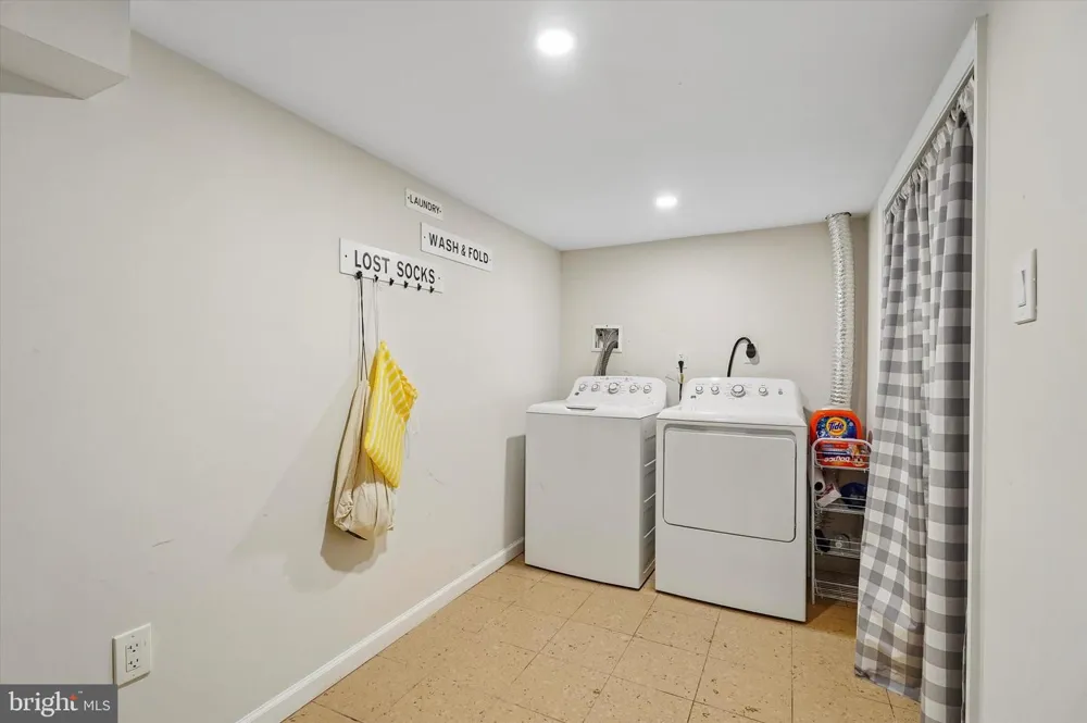105 LOLLER ROAD Hatboro, PA 19040