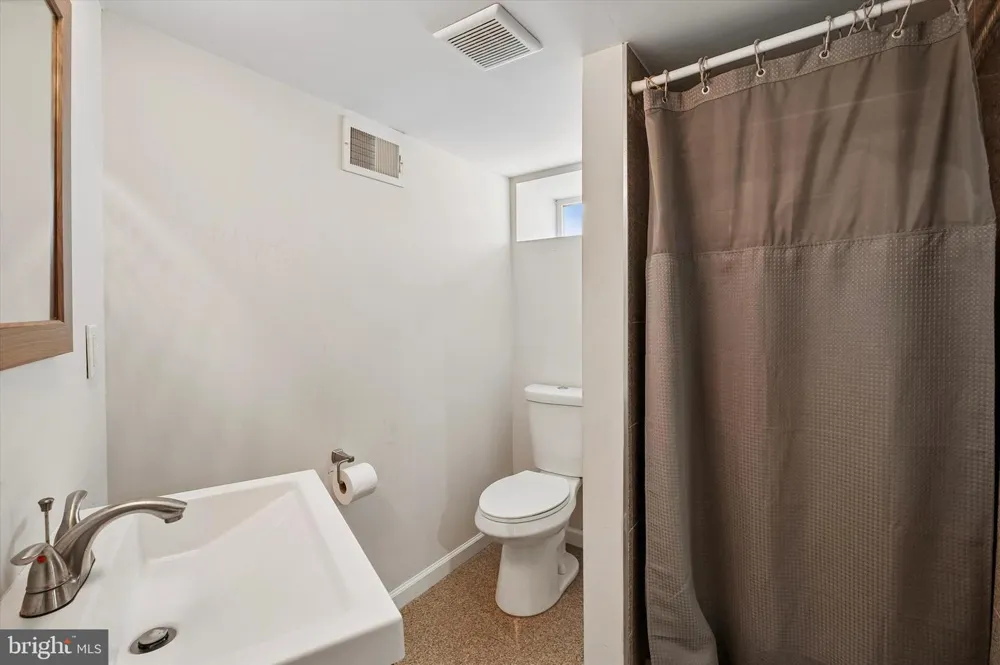 105 LOLLER ROAD Hatboro, PA 19040