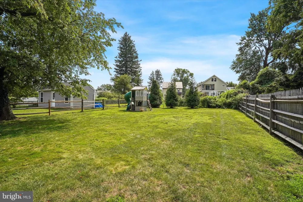 105 LOLLER ROAD Hatboro, PA 19040