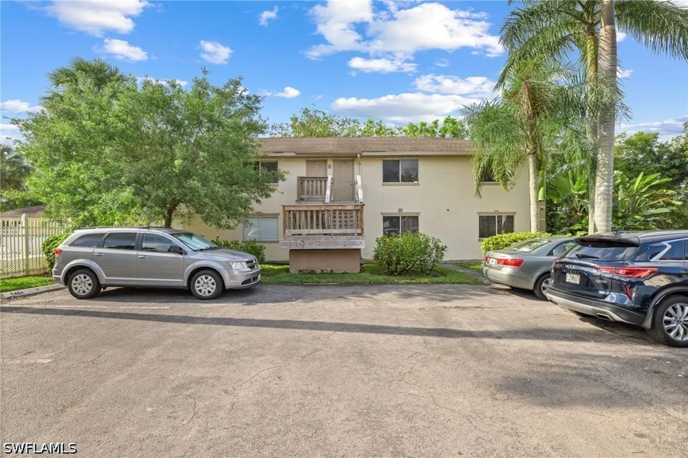 16th Place SW #E4 Naples, FL 34116