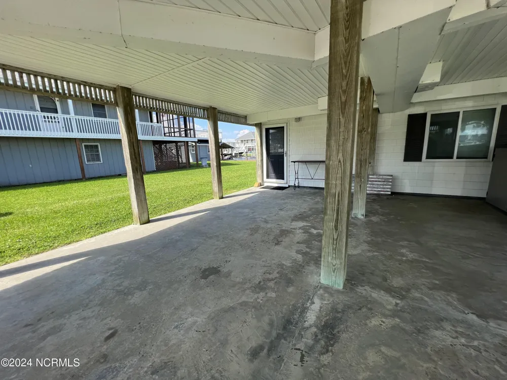 6018 6th Street Surf City, NC 28445