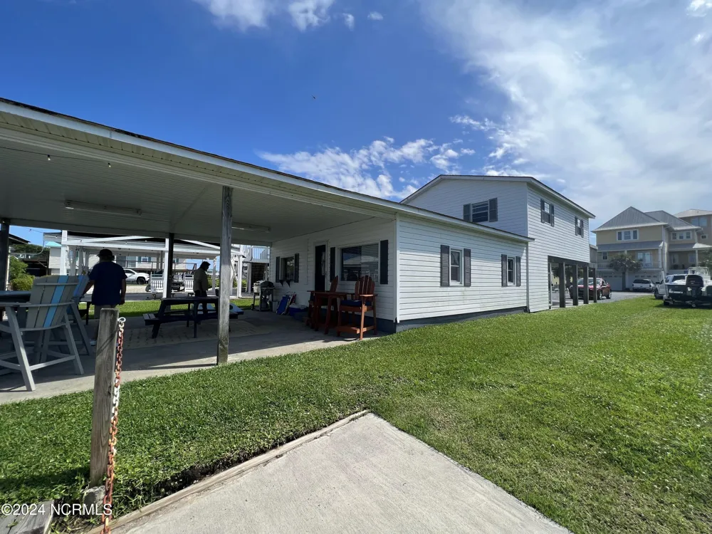 6018 6th Street Surf City, NC 28445