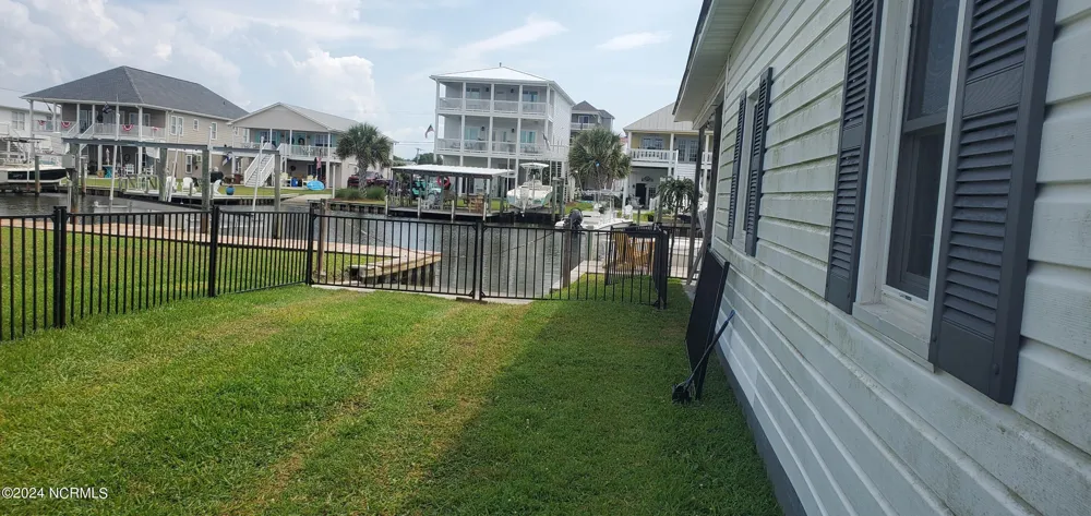 6018 6th Street Surf City, NC 28445