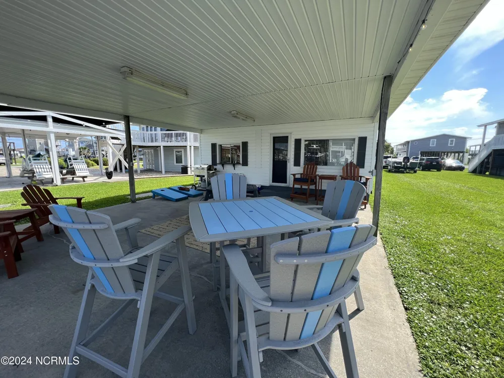 6018 6th Street Surf City, NC 28445