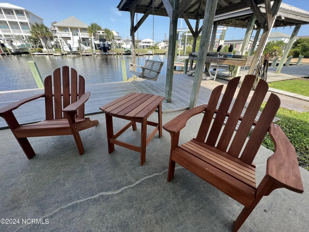 6018 6th Street Surf City, NC 28445