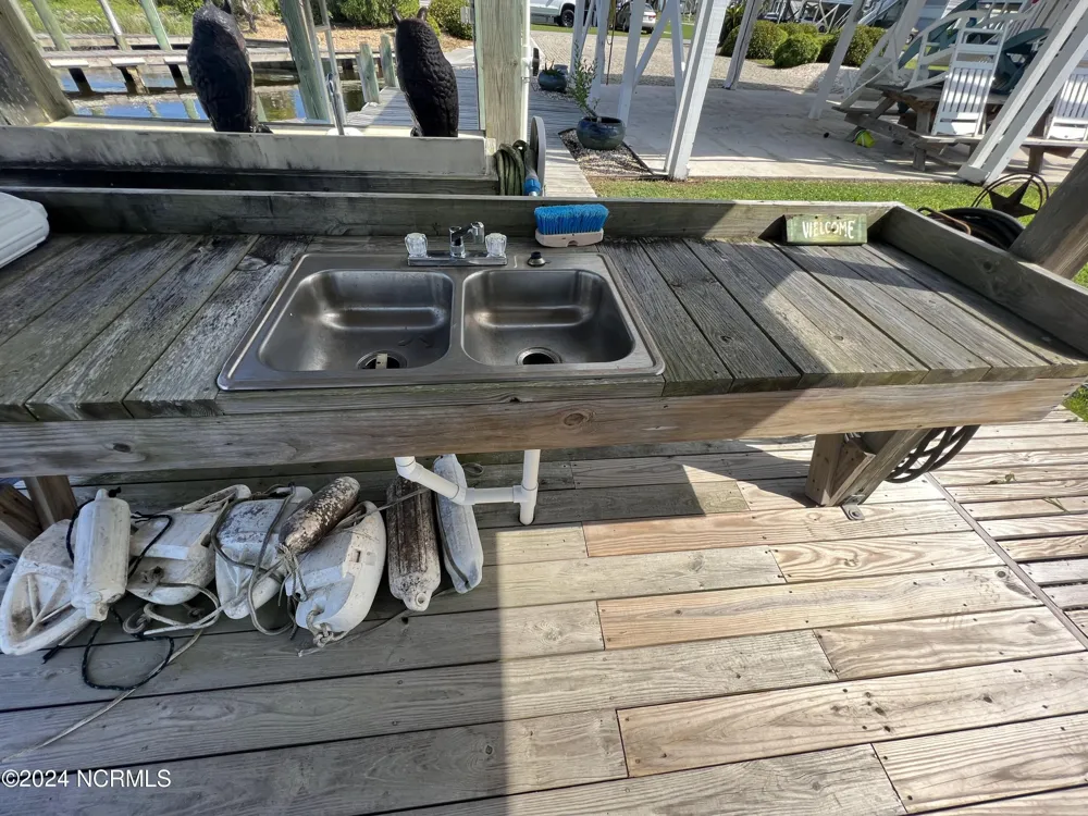 6018 6th Street Surf City, NC 28445