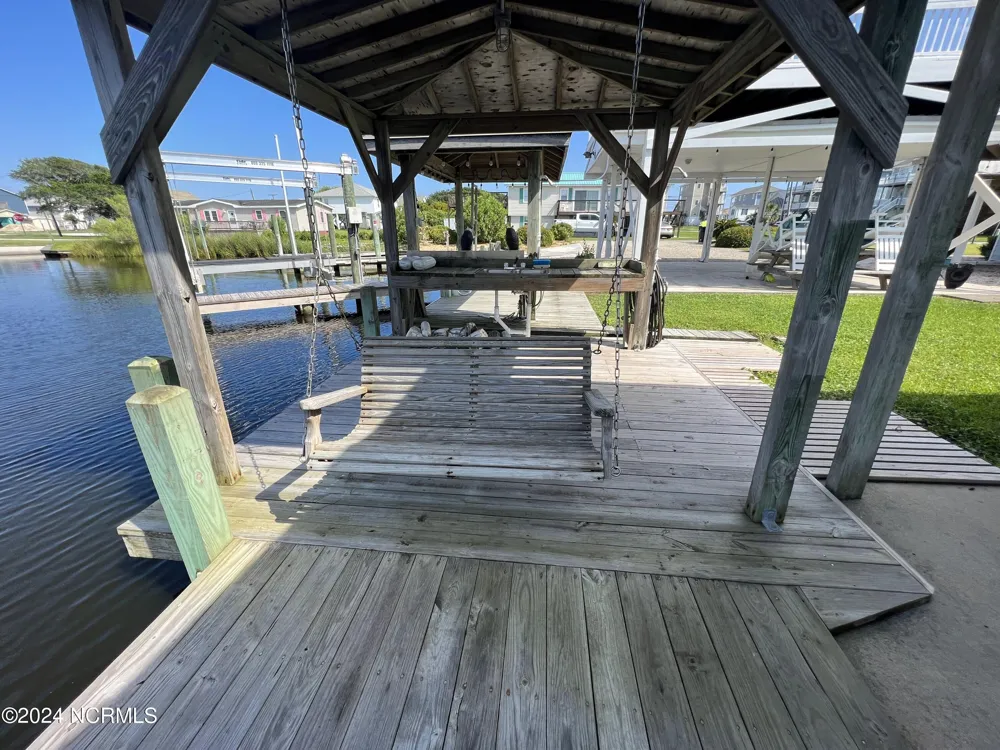 6018 6th Street Surf City, NC 28445