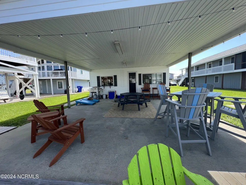 6018 6th Street Surf City, NC 28445