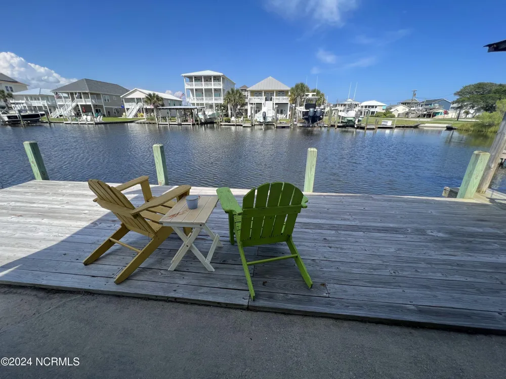 6018 6th Street Surf City, NC 28445