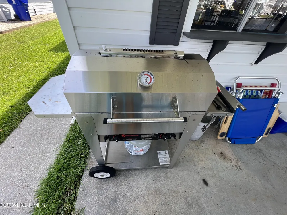 6018 6th Street Surf City, NC 28445