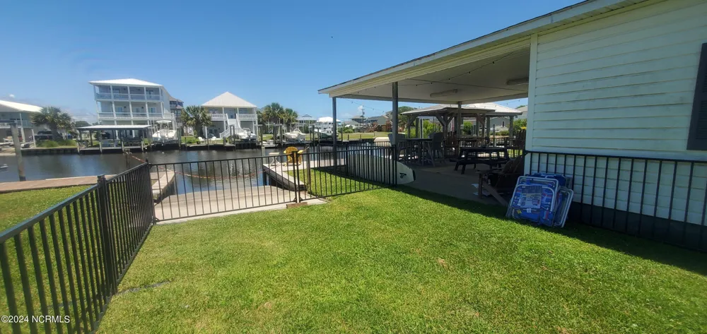 6018 6th Street Surf City, NC 28445