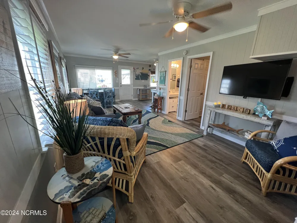 6018 6th Street Surf City, NC 28445
