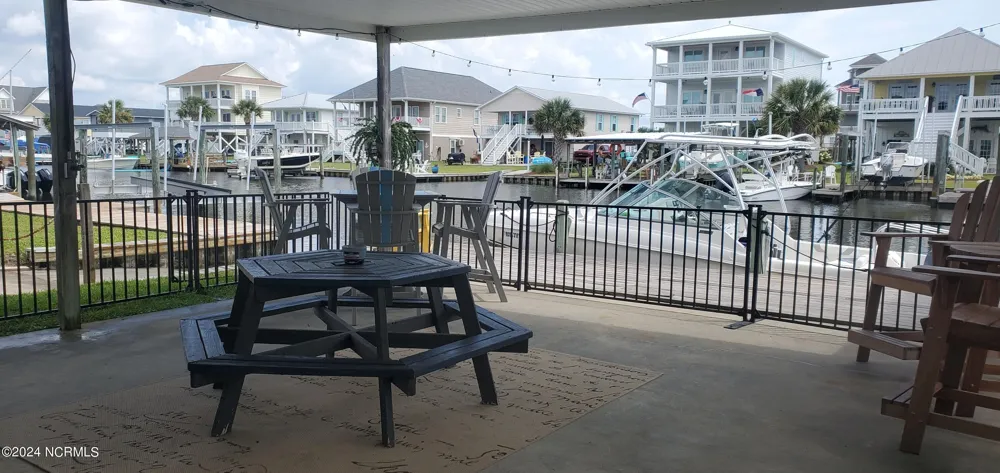 6018 6th Street Surf City, NC 28445