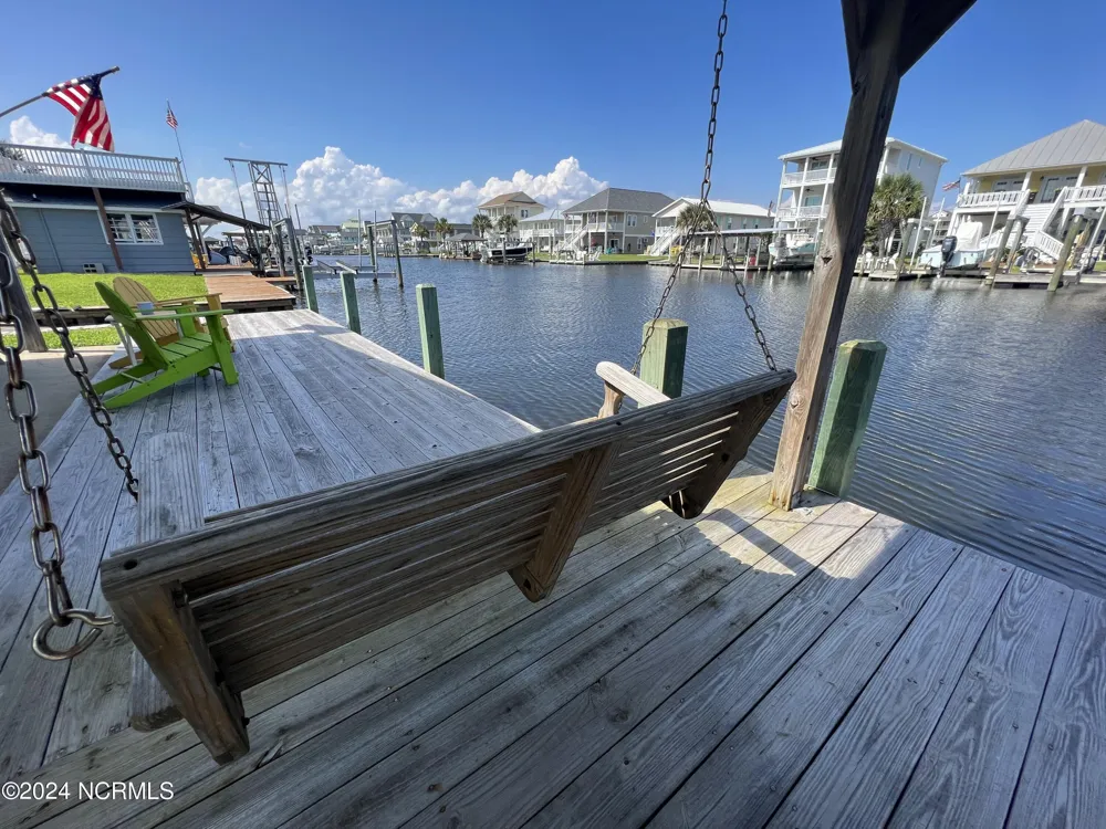 6018 6th Street Surf City, NC 28445