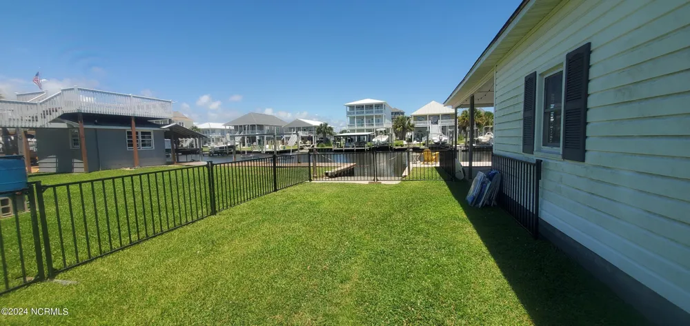 6018 6th Street Surf City, NC 28445